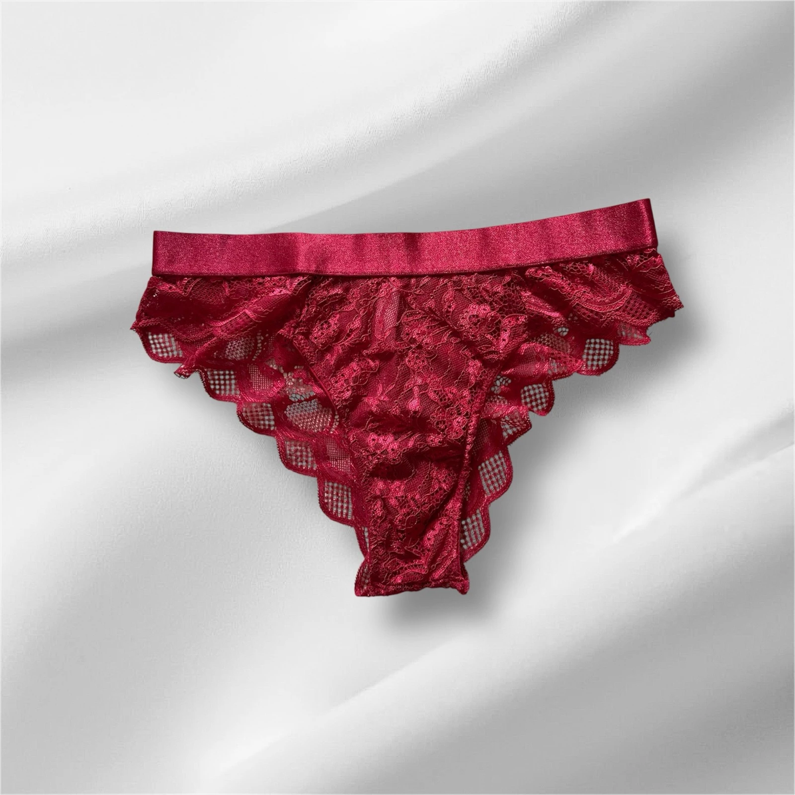 Tanga rouge dentelle 